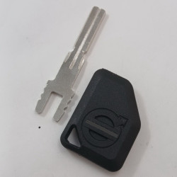 VOLVO КАМИОН КЛЮЧ С МЯСТО ЗА ЧИП WT47